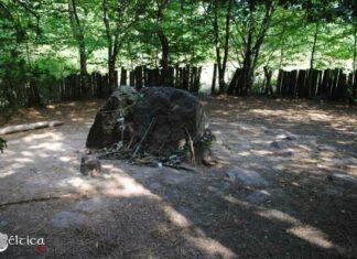 Tumba de Merlín en el Bosque de Broceliande