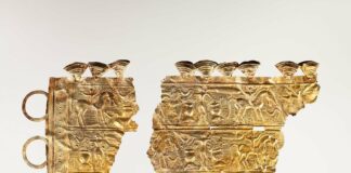 Fragmentos de la diadema de Moñes. Museo Arqueológico Nacional