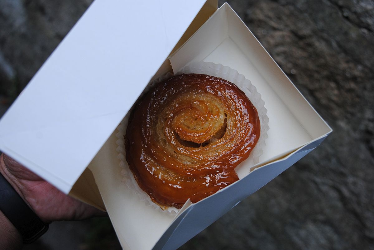 Mi primer kouign-amann. Volvería a por otro sin dudarlo :). Quimper