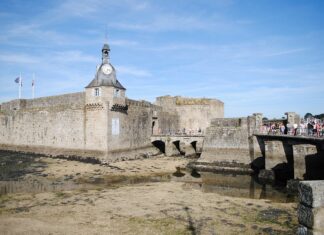 Acceso a la Ville-Close de Concarneau