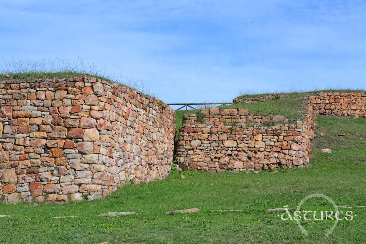 Muralla de módulos. Campa Torres