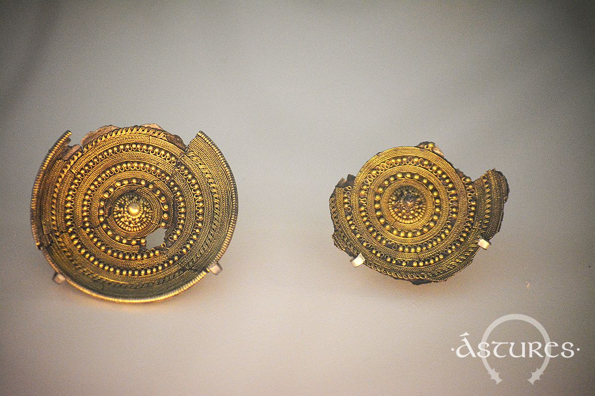 Discos áureos. Museo Arqueológico de Asturias.