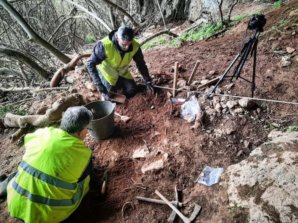 Segunda excavación de la cueva del tesoro romano de Berció, Asturias