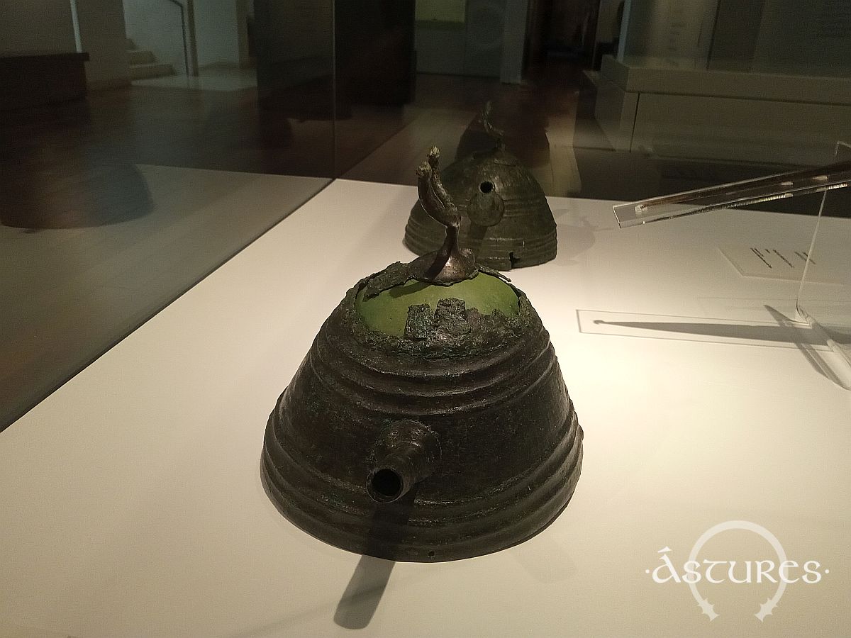 Cascos de Ribadesella. El  Museo Arqueológico de Asturias presenta dos espectaculares piezas del siglo VII a.C