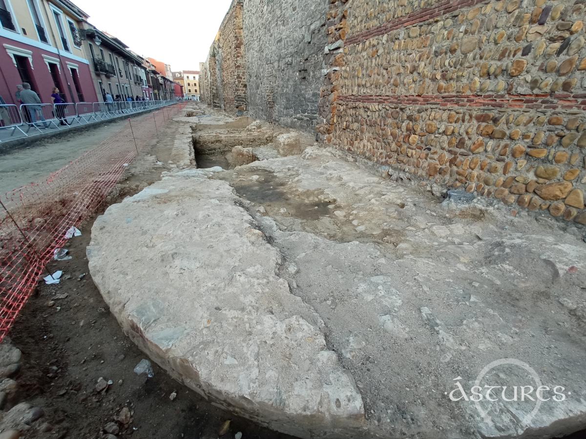 Los restos excavados de la muralla de León quedarán a la vista permanentemente