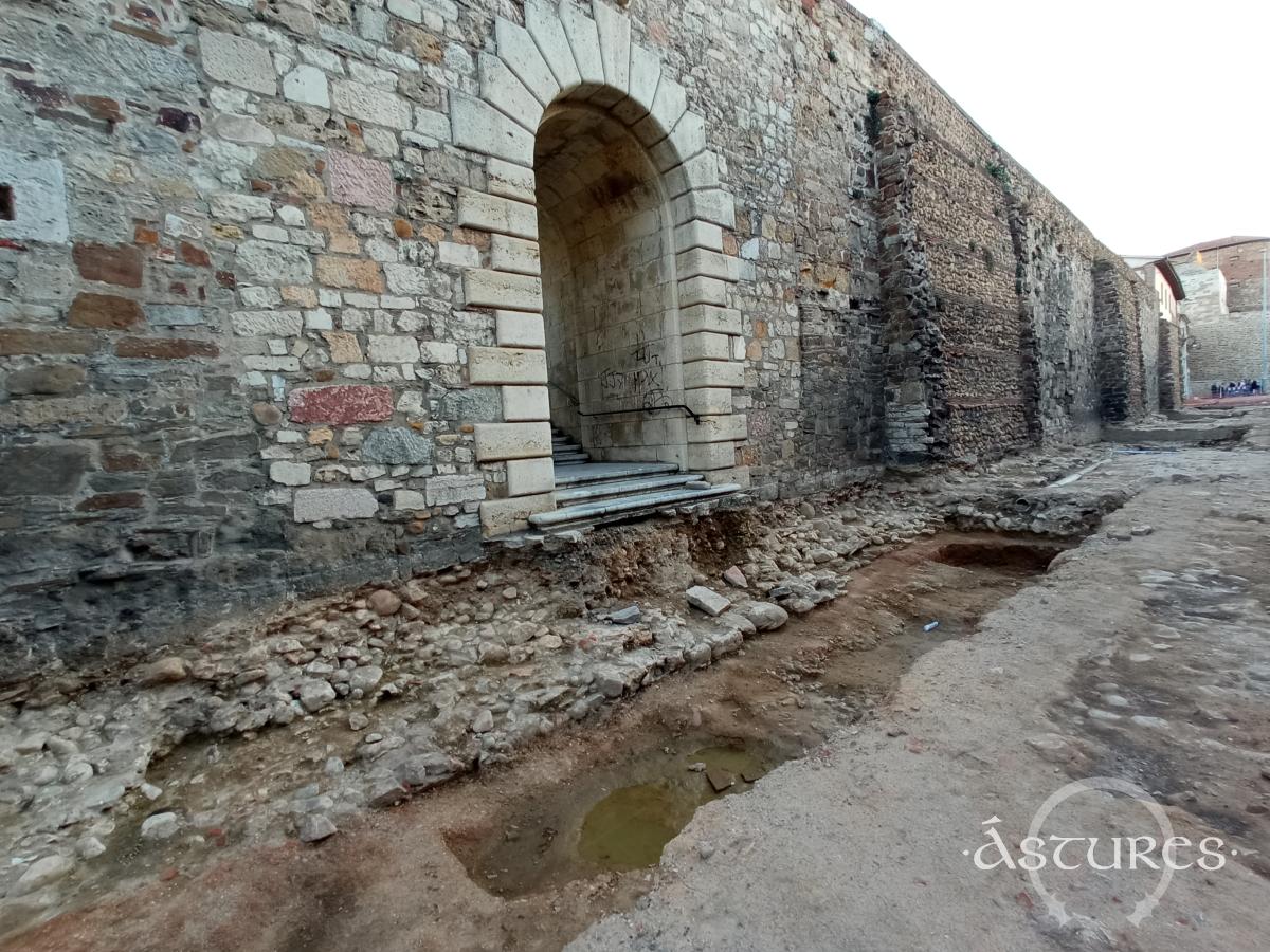 Visitamos las excavaciones arqueológicas en la muralla de León