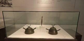 Cascos de Ribadesella y espada de Sobrefoz. Museo Arqueológico