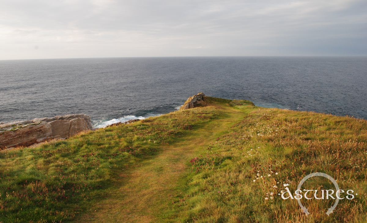 Cabo Blanco, la fortaleza castreña del occidente de Asturias