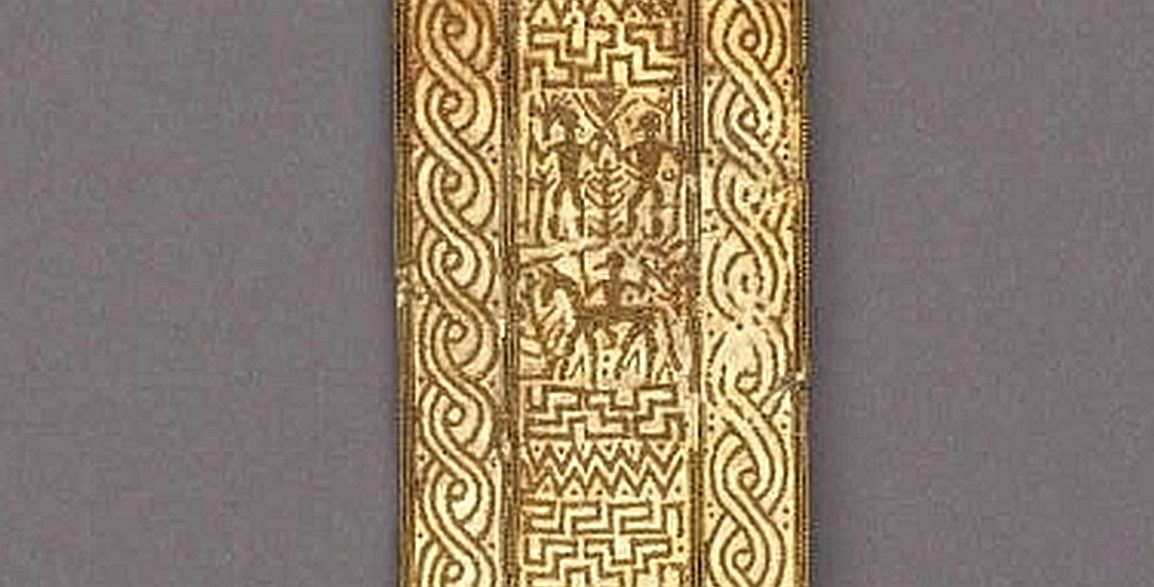 Dos parientes etruscos de la diadema de Moñes