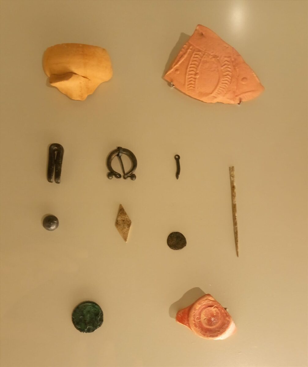 Piezas procedentes de la villa romana de Murias de Paraxuga. Museo arqueológico de  Oviedo