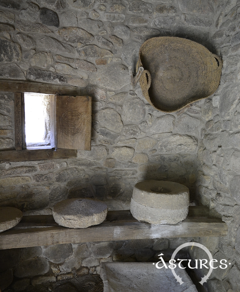 Reconstrucciones de viviendas castreñas. Una cabaña astur de época romana en la Campa Torres