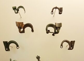 Algunas fíbulas de torrecilla del museo arqueológico de Asturias.