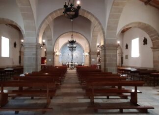 Interior de la iglesia de Santa María de Bretoña. Lugo