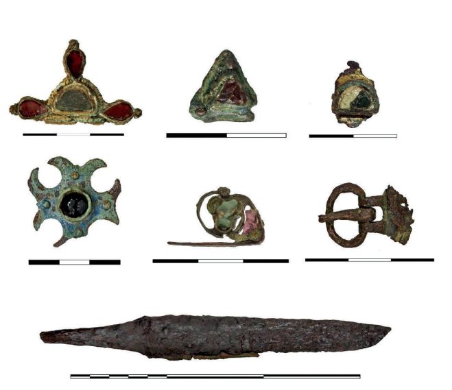 Algunas de las piezas más destacadas de la necrópolis de Argandenes.