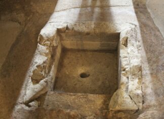 Baptisterio paleocristiano de Santianes de Pravia. Foto CC
