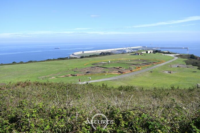 Vista general de la Campa Torres y las excavaciones de 2023