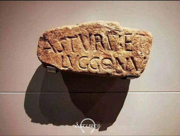 Estela ASTURU(M) ET LUGGONU[M]. Museo Arqueológico de Asturias
