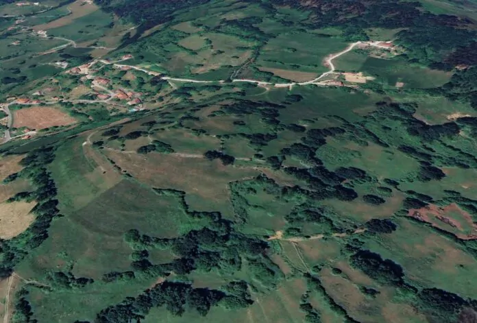 Loma donde especula con la existencia de un asentamiento de Argandenes. Google Earth