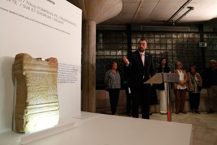 El presidente del Principado de Asturias, Adrián Barbón, en la presentación de la Fortuna Balnearia en las Termas de Campo Valdés, Gijón / Xixón. Foto. Principado de Asturias