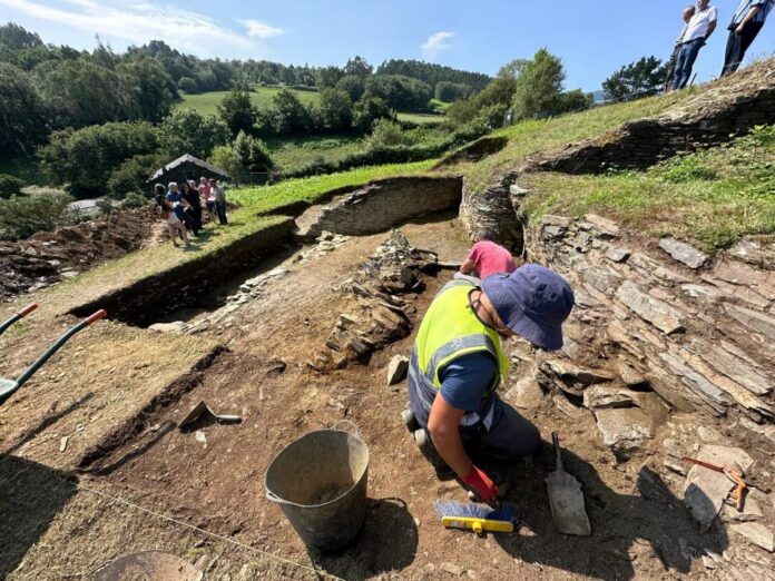 Trabajos arqueológicos en Coaña. 2024