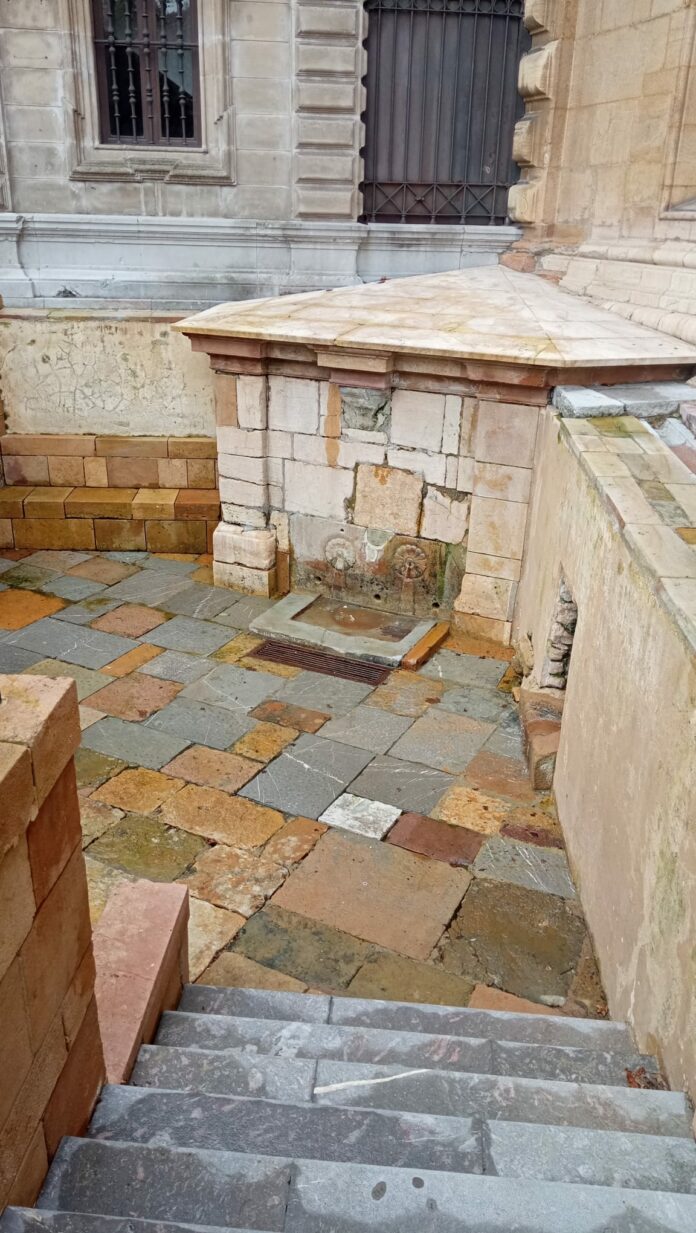 Fuente del cañu. El Fontán. Oviedo