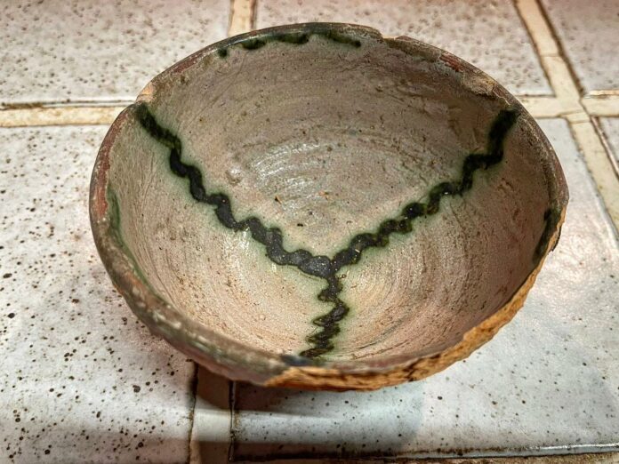 Escudilla de Faro recuperada por Nicolás Rodríguez. Escudilla de Faro recuperada por Nicolás Rodríguez.