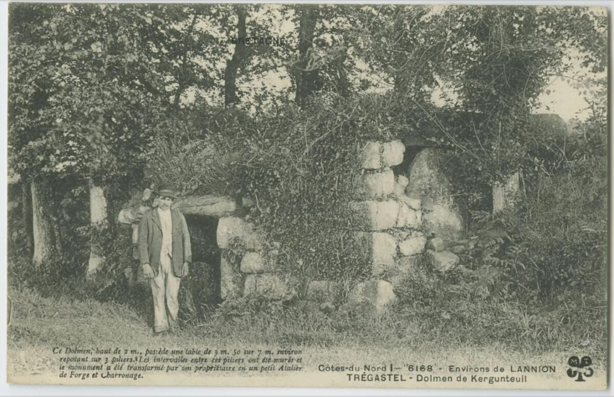 Dolmen de Kergunteuil en 1913.  images-archives.ille-et-vilaine.fr 