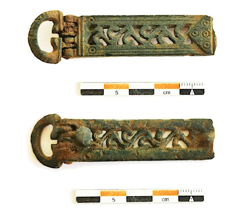 Broche tardorromano de tipo Simancas procedente de la Sierra de Sobia. Fotografía de Alfonso Fanjul Peraza.