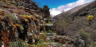 Análisis de pendientes en los canales de las Médulas. Foto de los autores.