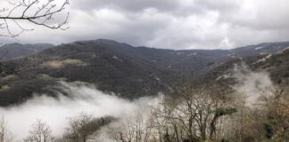Vistas del valle del Huerna desde el castil.lu de Tiós, Lena.