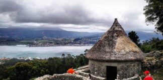 Recreación de vivienda circular en Santa Tecla. Galicia.