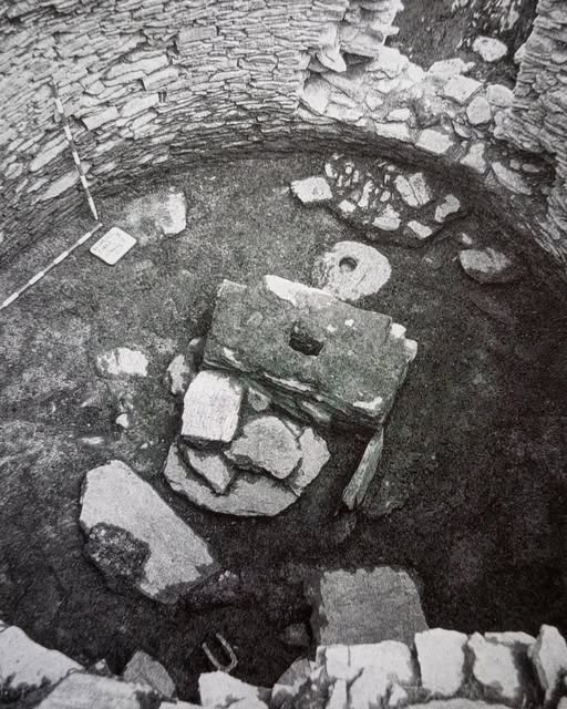 Interior de una casa castreña en Chano, León.