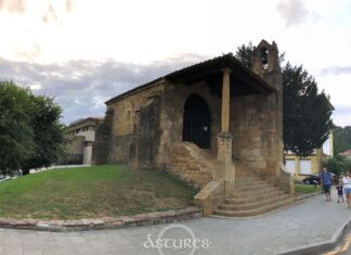 Capilla de la Santa Cruz en Cangas de Onis, situada sobre un dolmen del IV milenio a.C. Asturias.