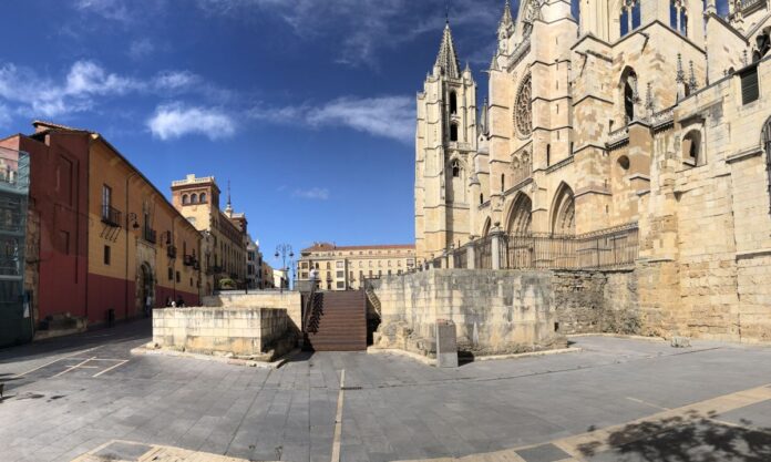 Porta principalis sinistra del campamento de la legio VII en León. Hoy Puerta Obispo y aledaños de la catedral de León