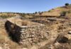 El sector mejor excavado de la muralla de la Peña del Castro, con la apertura de la puerta principal.
