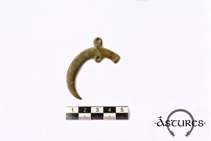 Lunuluae descubierta en les Regueres durante el transcurso de unas tareas agrícolas. Lunuluae descubierta en les Regueres durante el transcurso de unas tareas agrícolas.