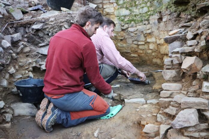 Intervención en la Porida dentro del proyecto HINTERLAND. Foto INCIPIT-CSIC Intervención en la Porida dentro del proyecto HINTERLAND. Foto INCIPIT-CSIC