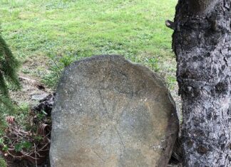 Estela procedente del centro-oriente de Asturias