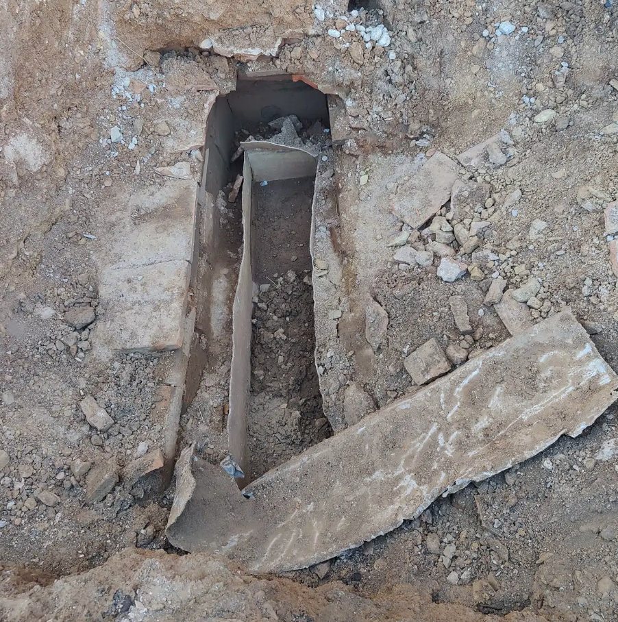 Sarcófago de plomo descubierto en la necrópolis identificada en Astorga / Asturica Augusta. Foto Ayto Astorga.