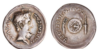 Denario de Emerita. P. Carisio. armamento astur. Foto. American Numismatic Society