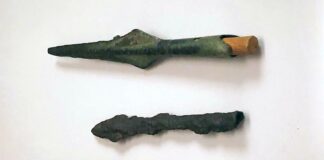 Puntas de lanza y proyectiles de los astures transmontanos. Arriba Tineo, abajo ría de Villaviciosa. Museo Arqueológico de Asturias.