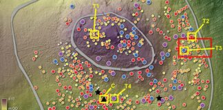 Brusselstown Ring (condado de Wicklow, Irlanda). Modelo de relieve y posición de las viivendas.