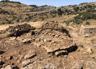Descubierto un complejo religioso en La Peña del Castro de La Ercina, León Edificio excavado en 2025 interpretado como templo.
