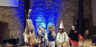 Representación de máscaras tradicionales asturianas en el FIMI