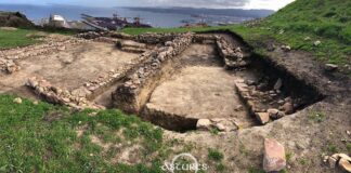 Vista de la vivienda excavada en la terraza NE de la Campa Torres en la Fase III del Proyecto Campa