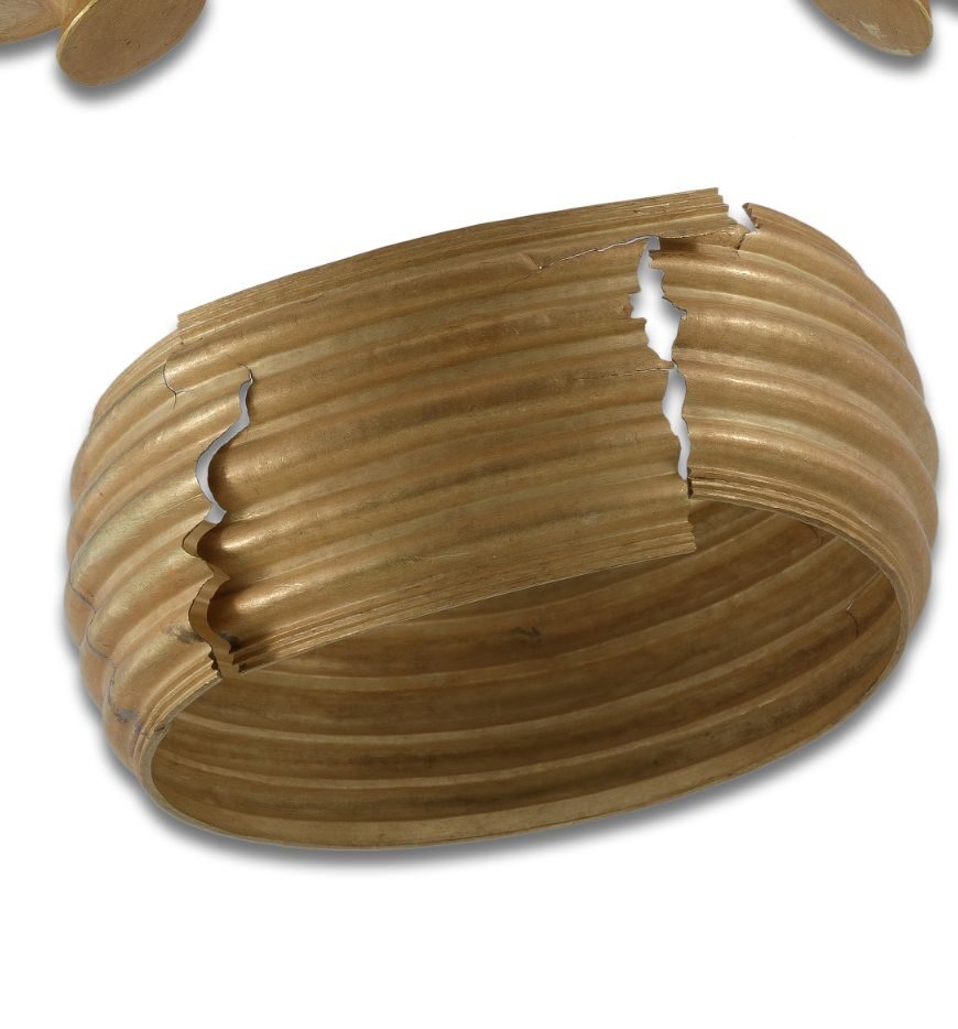 Brazalete áureo a subasta. Foto Ansorena