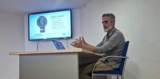 Charla en Caravia. Un cielo antiguo. Foto Telvi Mendoza
