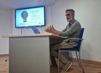 Charla en Caravia. Un cielo antiguo. Foto Telvi Mendoza