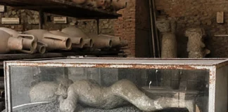 Uno de los famosos moldes de cuerpos de los ciudadanos de Pompeya que murieron en la erupción del 79 d.C. Foto del autor 2005