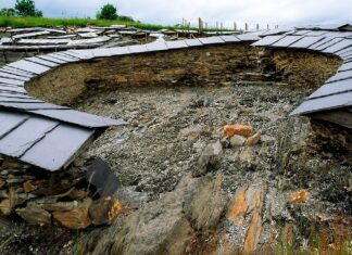 Una charla con Diego Piay Augusto sobre la excavación arqueológica del Chao Samartín en 2026 Edificación de paredes curvas del Chao Samartín. Foto Turismo Asturias.